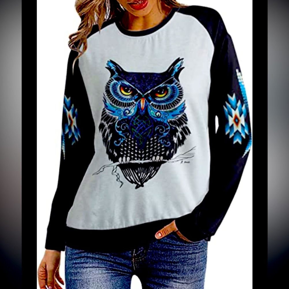 Baseball long sleeve. Black and white with multicolored sleeve